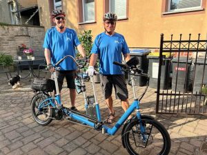 Joachim Leibiger mit Piloten Udo Liesche